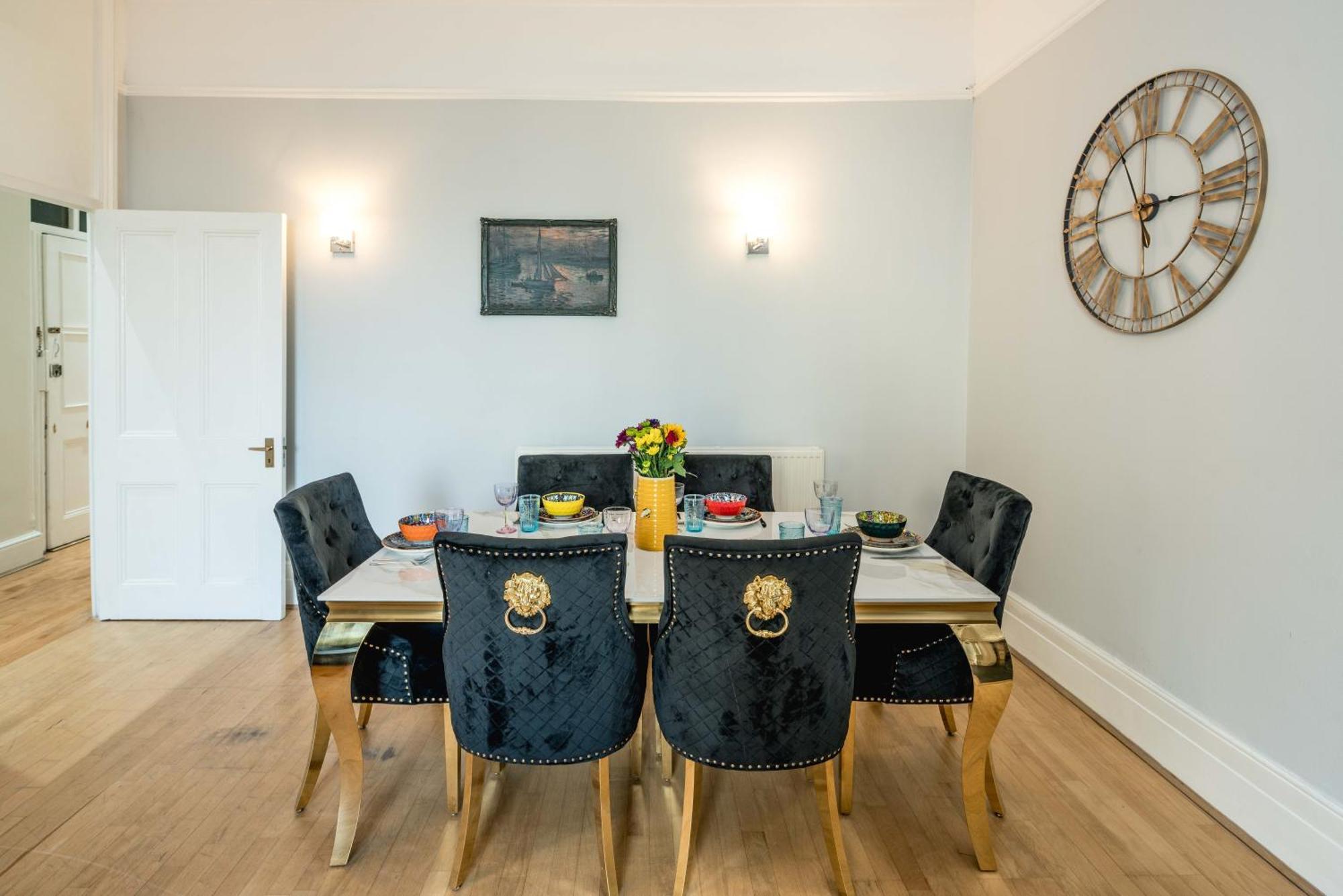 Kensington Muse Apartment London Bagian luar foto