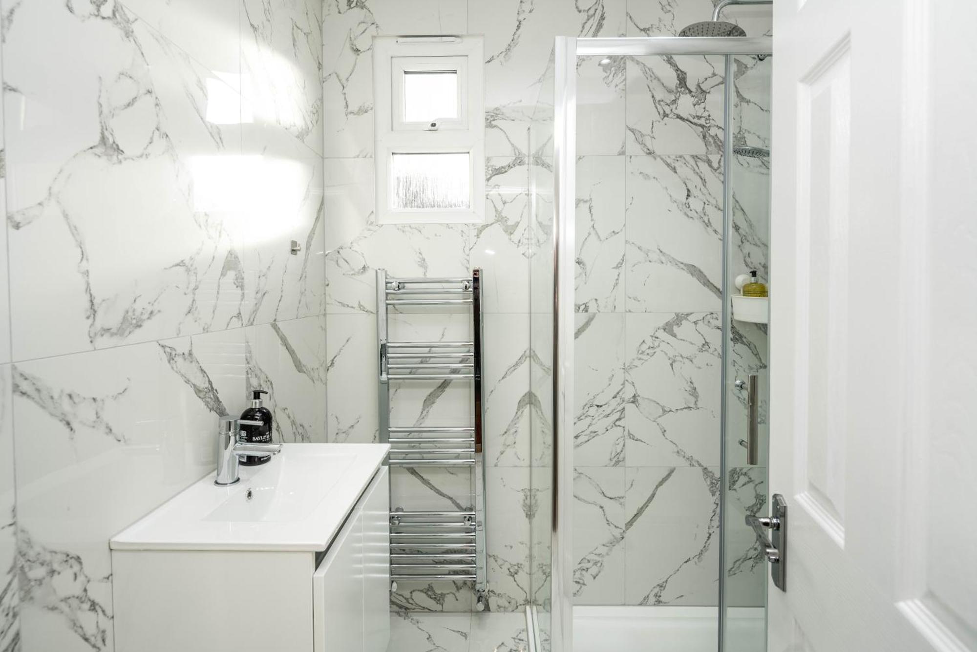 Kensington Muse Apartment London Bagian luar foto