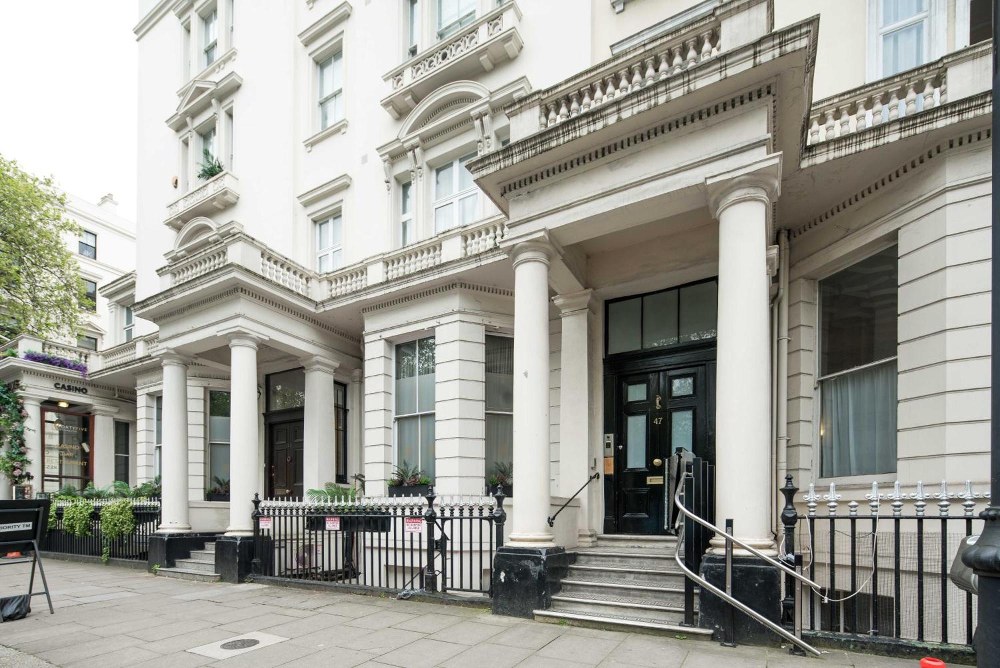 Kensington Muse Apartment London Bagian luar foto